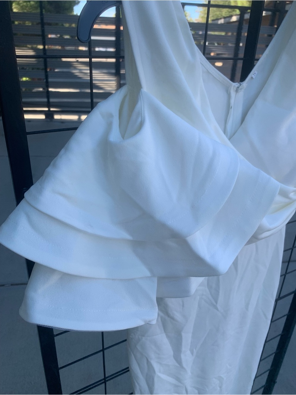 NWOT Elegant White Ruffle-Sleeve Women's Dress - Picture 2 of 11